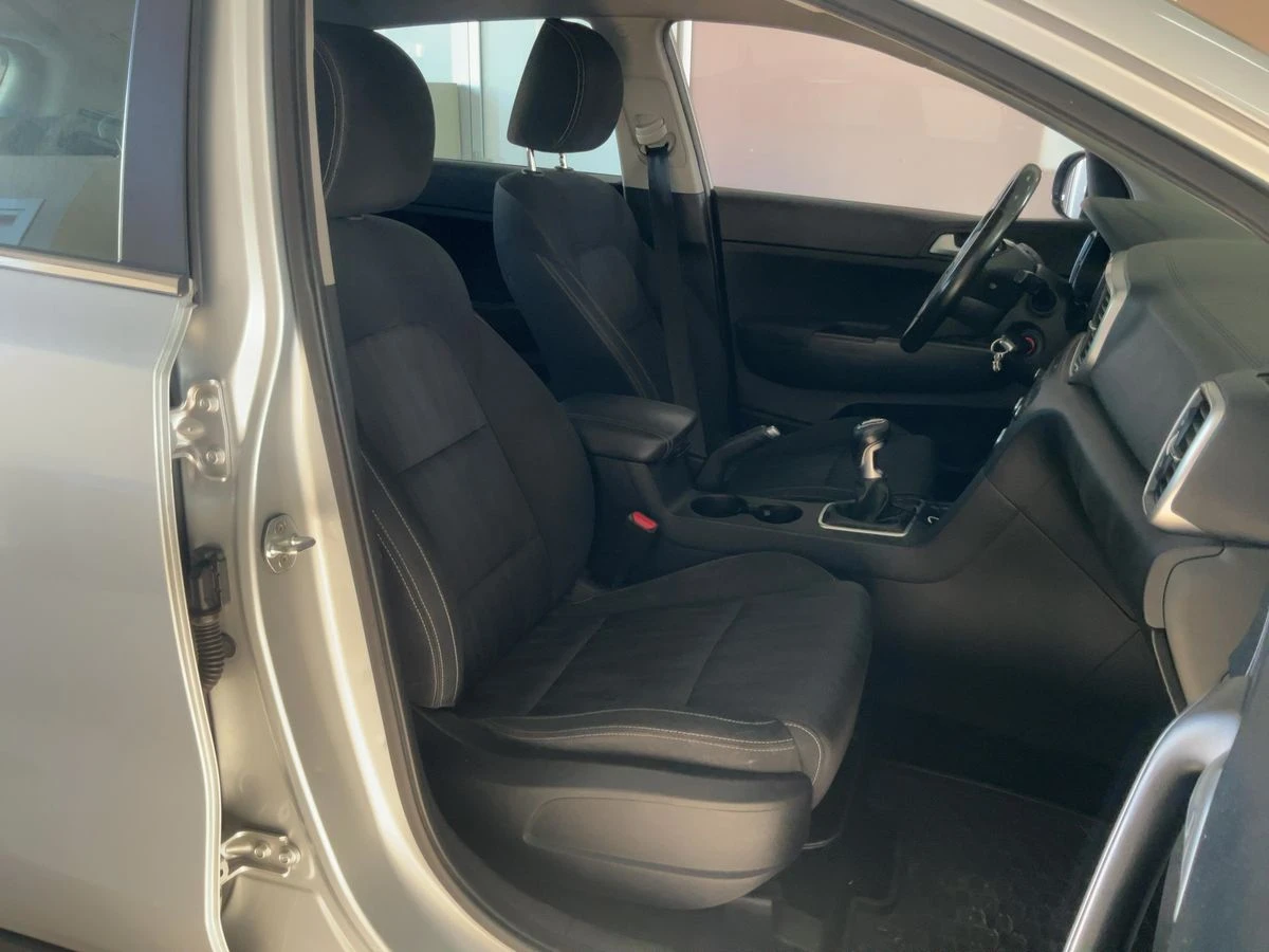 Kia Sportage 1.6 LPG, снимка 13 - Автомобили и джипове - 54978176