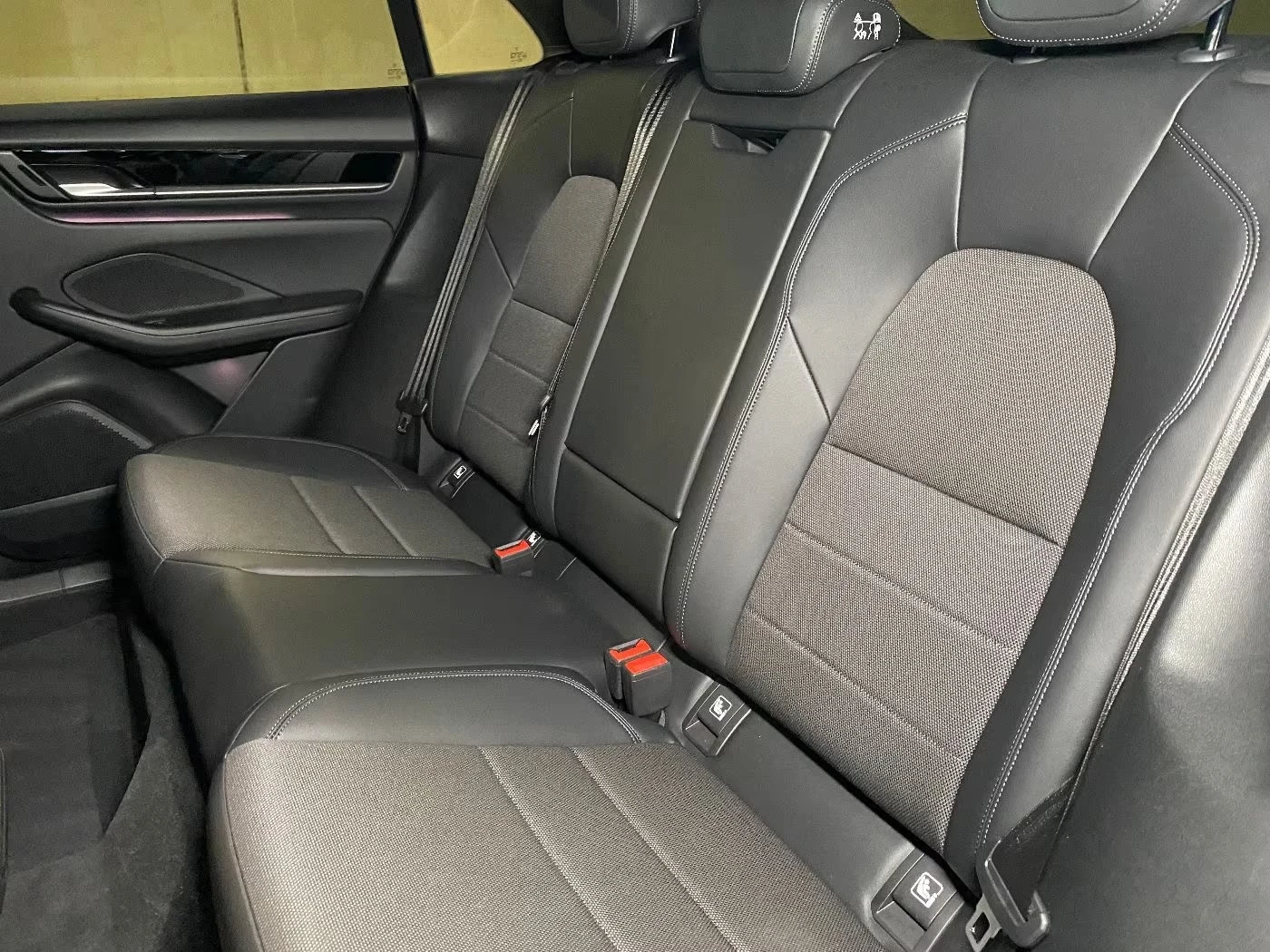 Porsche Macan 4 / PERFORMANCE BATTERY PLUS / SPORT SOUND / PANO , снимка 14 - Автомобили и джипове - 55102688