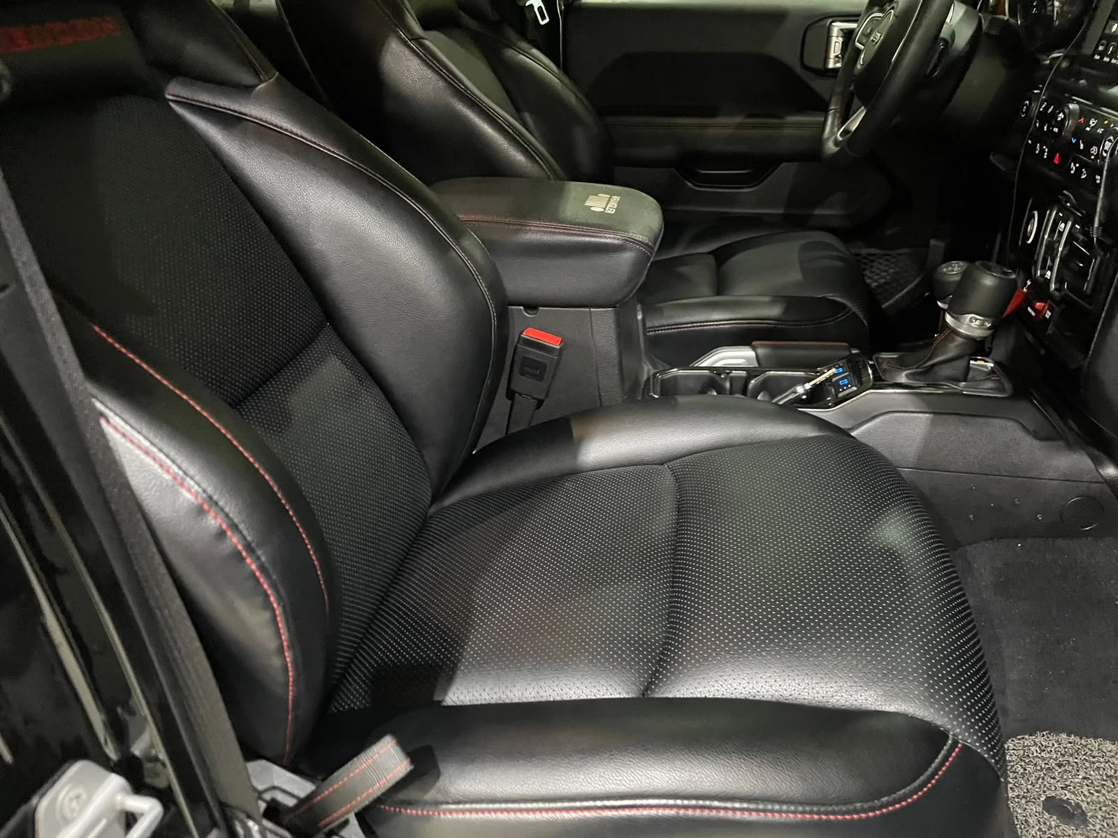 Jeep Wrangler 2.0 Rubicon ! 4-door !, снимка 8 - Автомобили и джипове - 55292097
