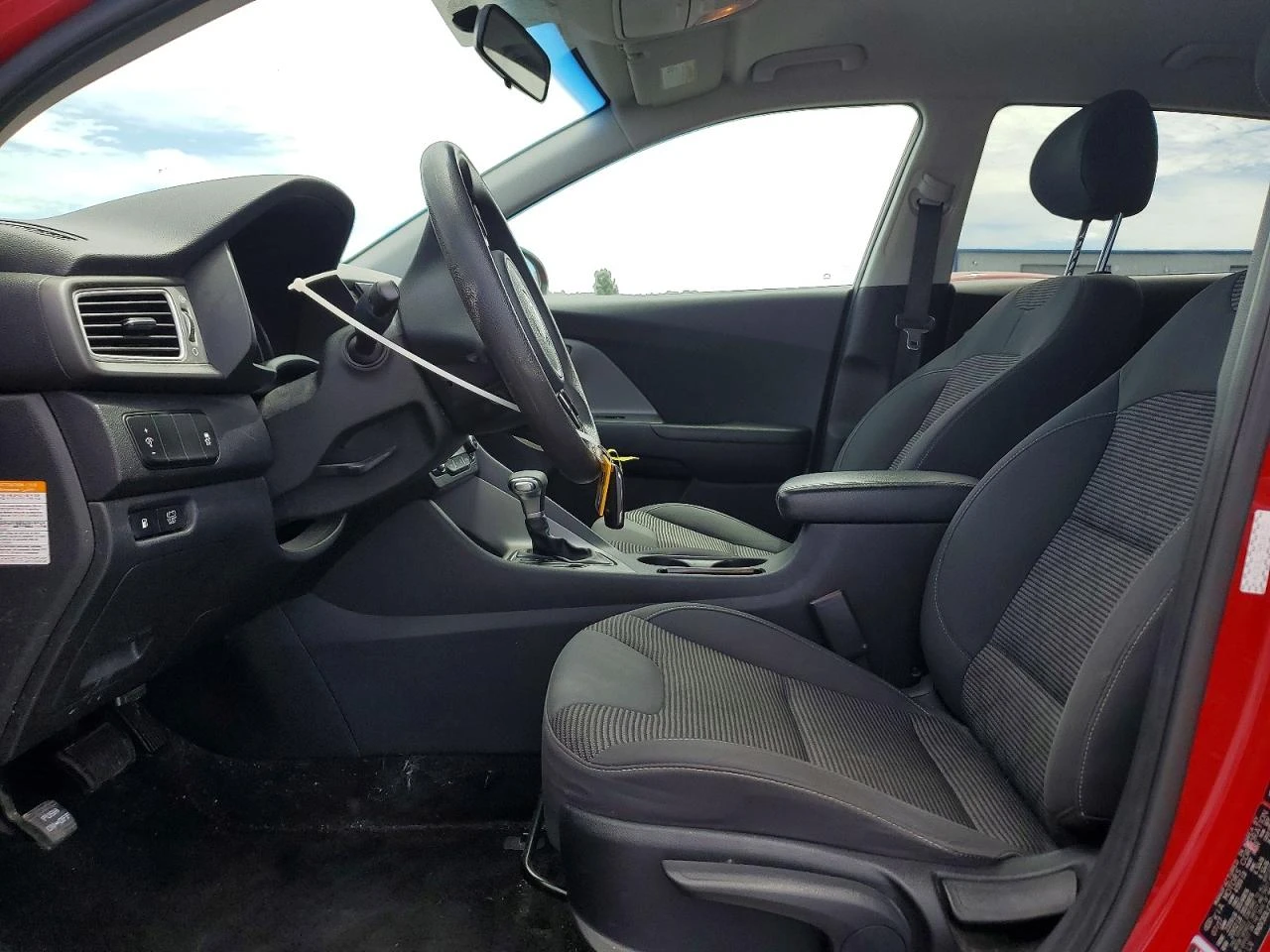 Kia Niro, снимка 7 - Автомобили и джипове - 55752399