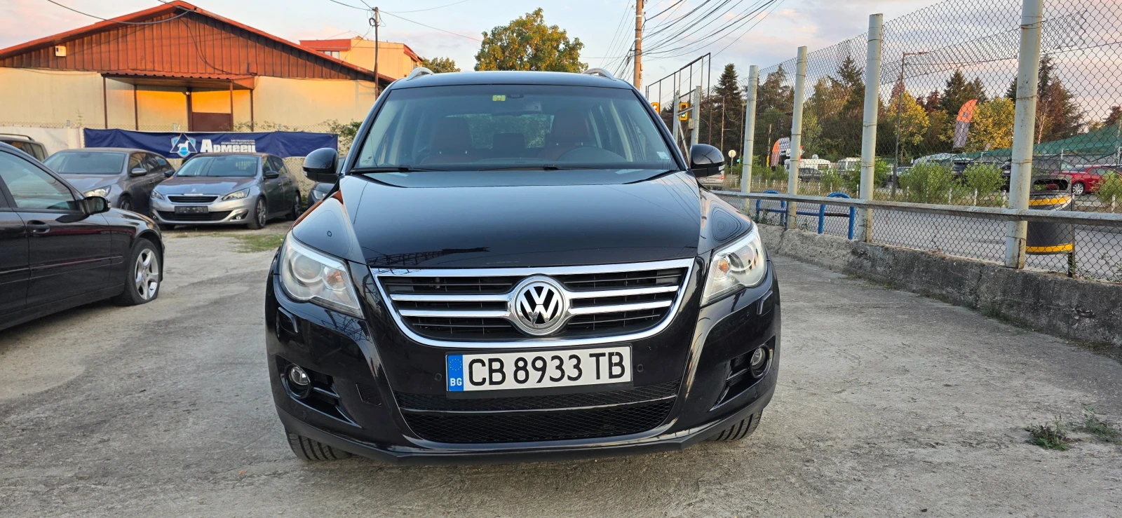 VW Tiguan 2.0-200кс.панорама4x4-камера-кожа-ксенон