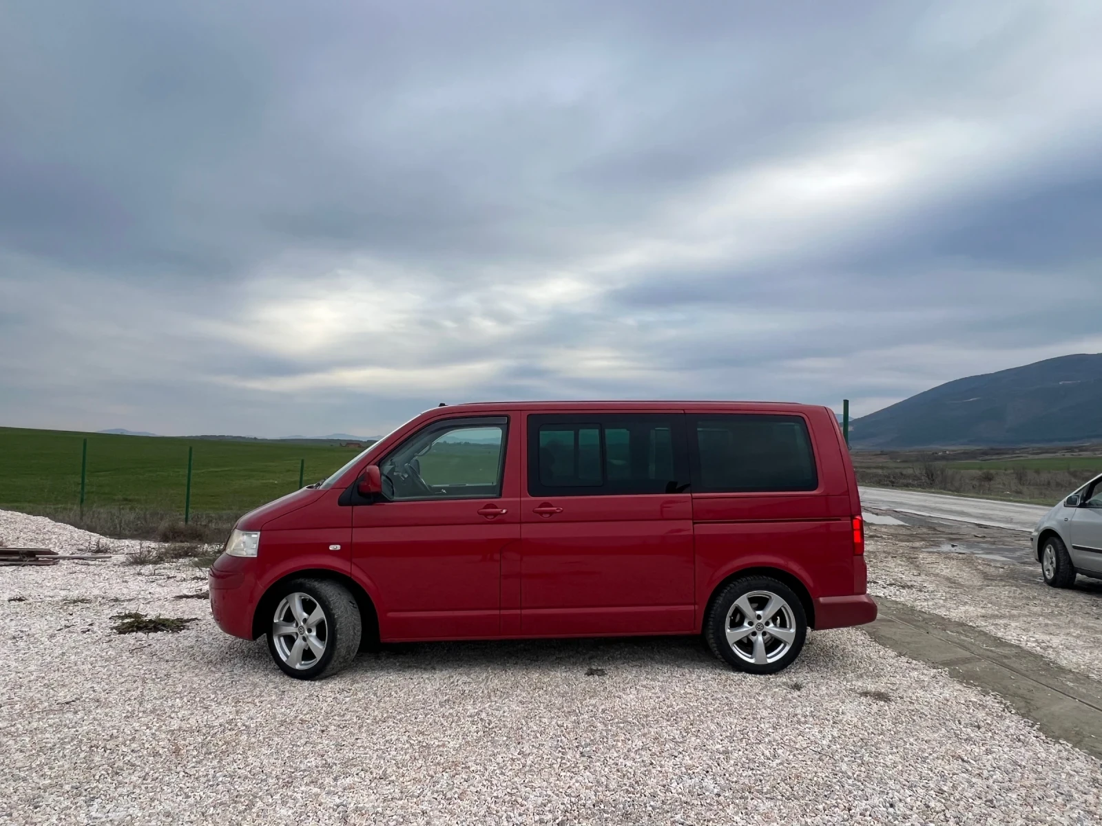VW Multivan 2.5 dizel - изображение 3