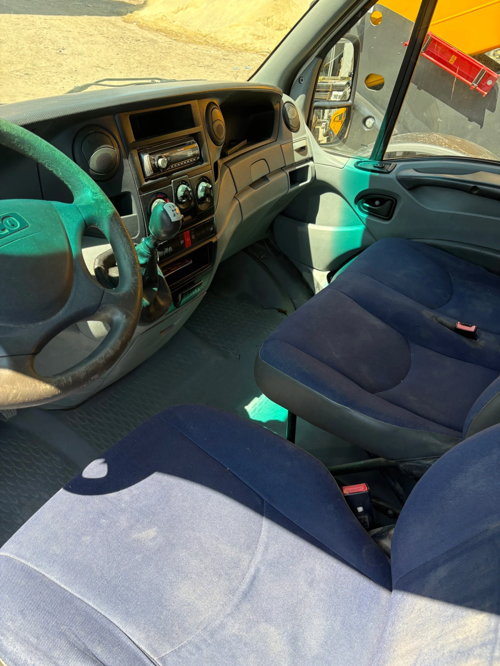 Iveco Daily 35C10D, снимка 8 - Бусове и автобуси - 54310376