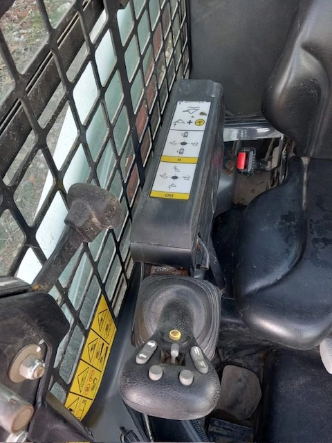 Мини челни товарачи Bobcat S450 - изображение 6