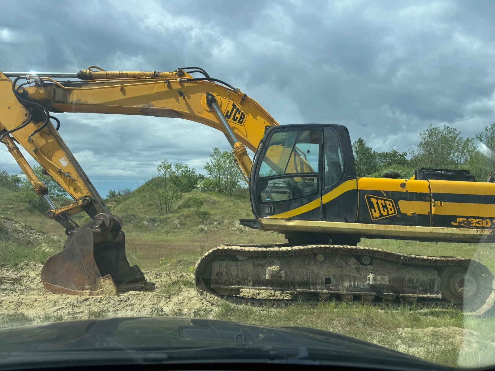 Багер JCB 330