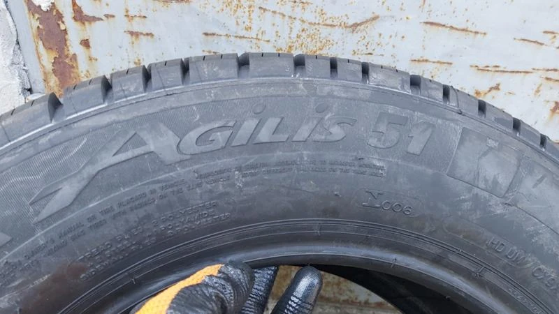 Гуми Летни 215/65R15, снимка 4 - Гуми и джанти - 29254507