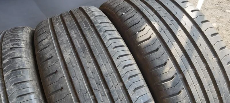 Гуми Летни 215/55R17, снимка 4 - Гуми и джанти - 31996919