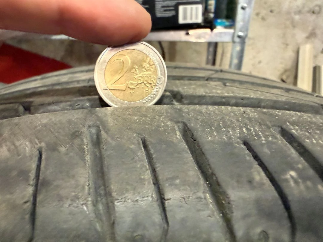 Гуми Летни 215/60R17, снимка 7 - Гуми и джанти - 54747423