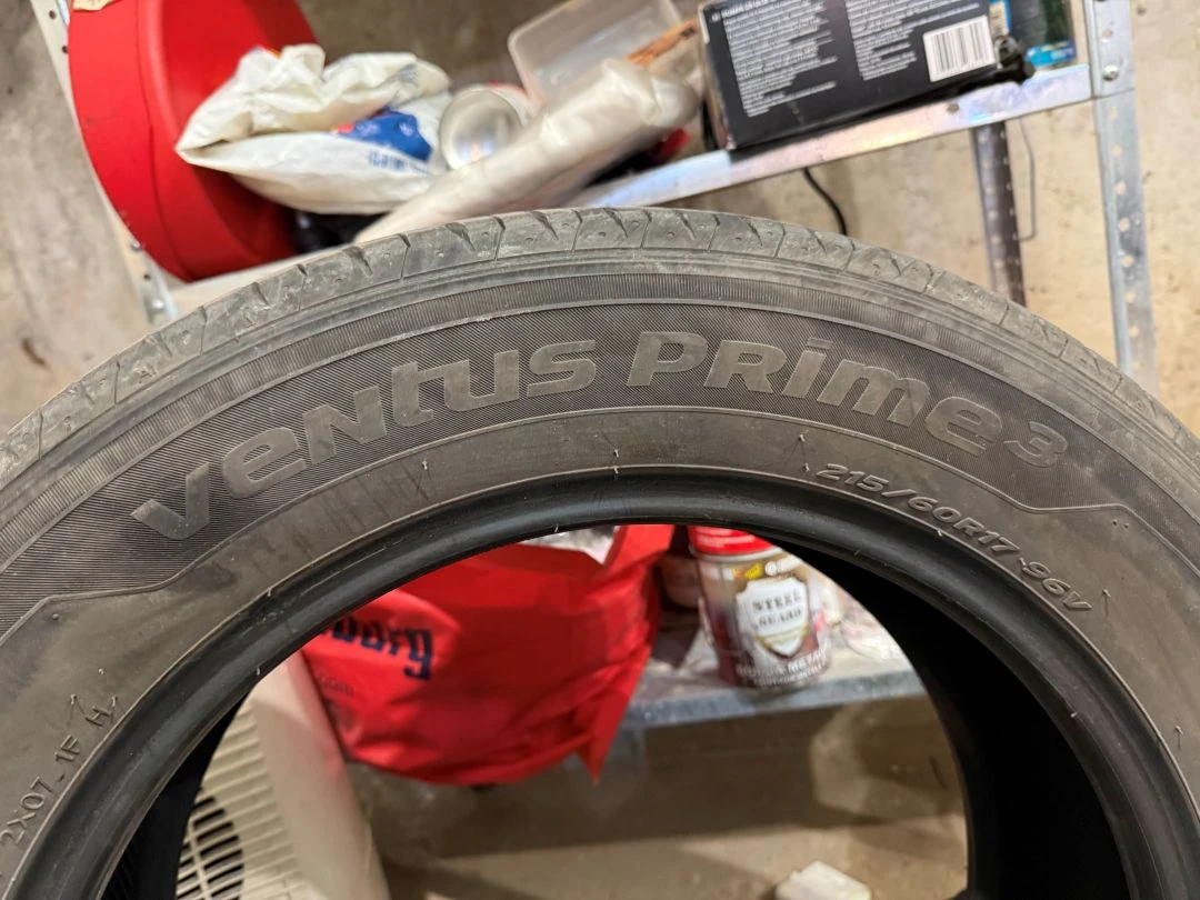 Гуми Летни 215/60R17, снимка 3 - Гуми и джанти - 54747423