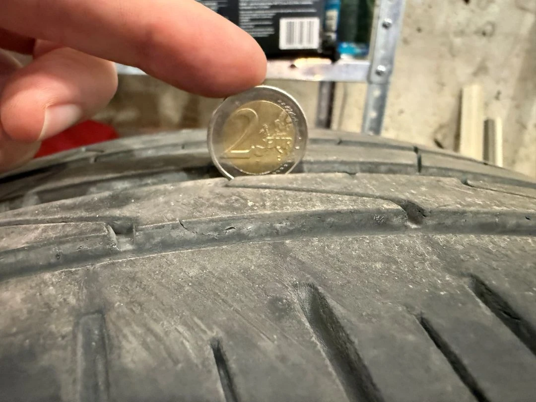 Гуми Летни 215/60R17, снимка 6 - Гуми и джанти - 54747423