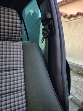 Mercedes-Benz 124 Е200 - 7500 € / 14668.73 лв. - 53305934 11