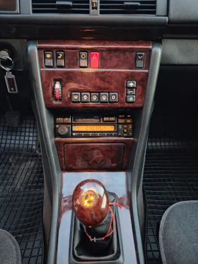 Mercedes-Benz 124 Е200 - 7500 € / 14668.73 лв. - 53305934 10