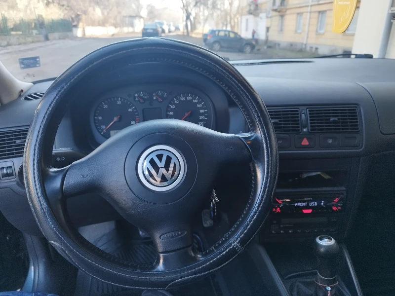 VW Golf IV, снимка 11 - Автомобили и джипове - 47344727