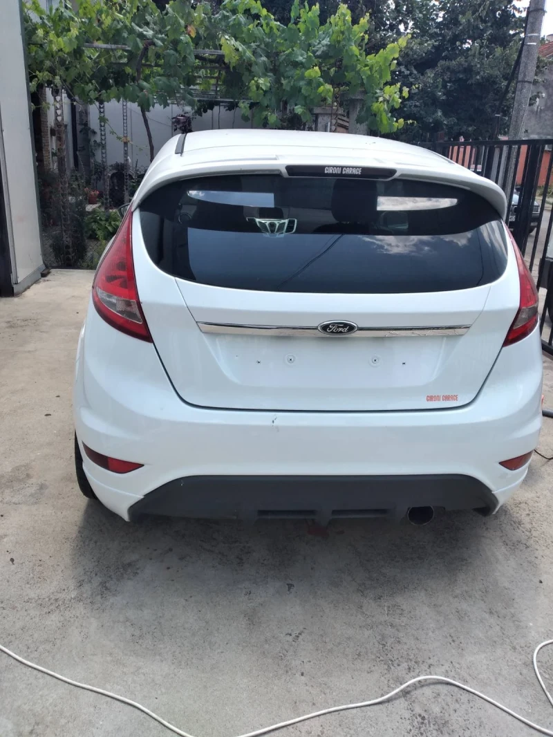 Ford Fiesta 1.6 Ti 120hp individual, снимка 3 - Автомобили и джипове - 47463572