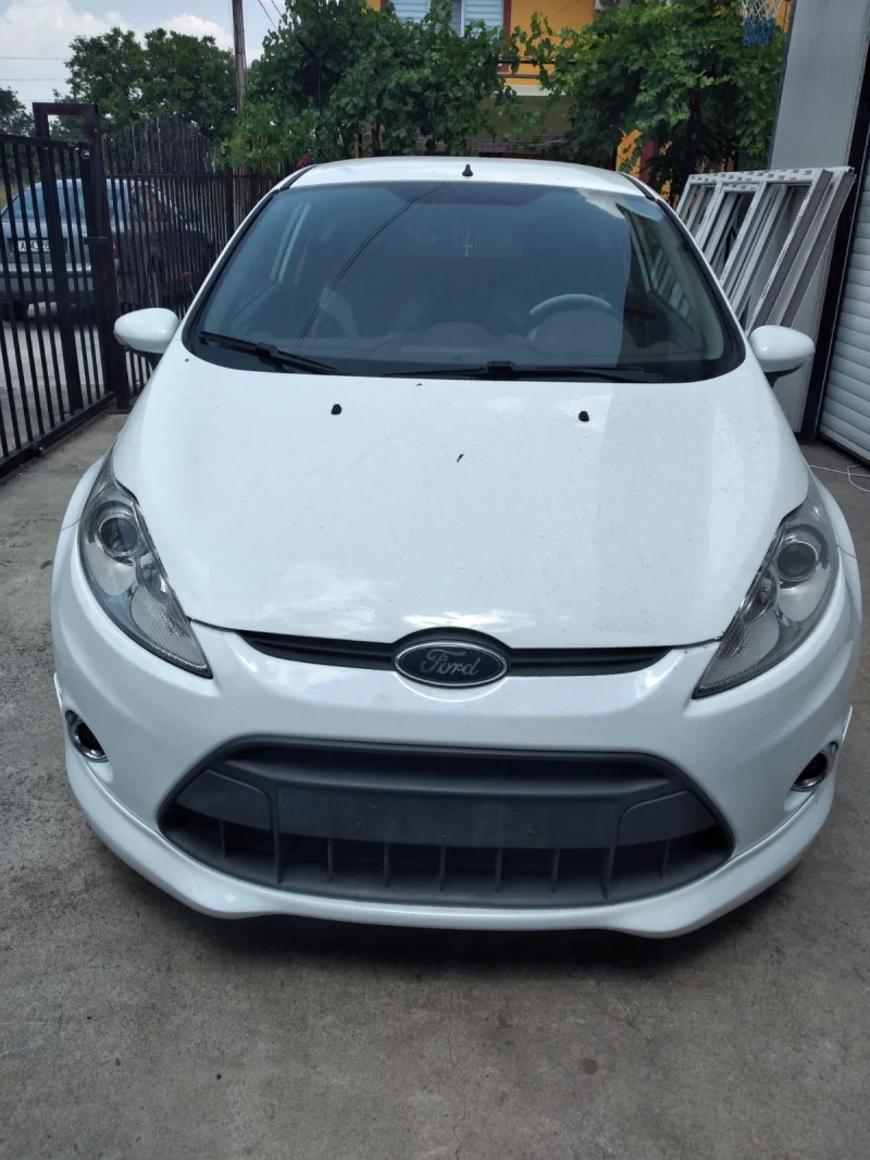 Ford Fiesta 1.6 Ti 120hp individual, снимка 1 - Автомобили и джипове - 47463572