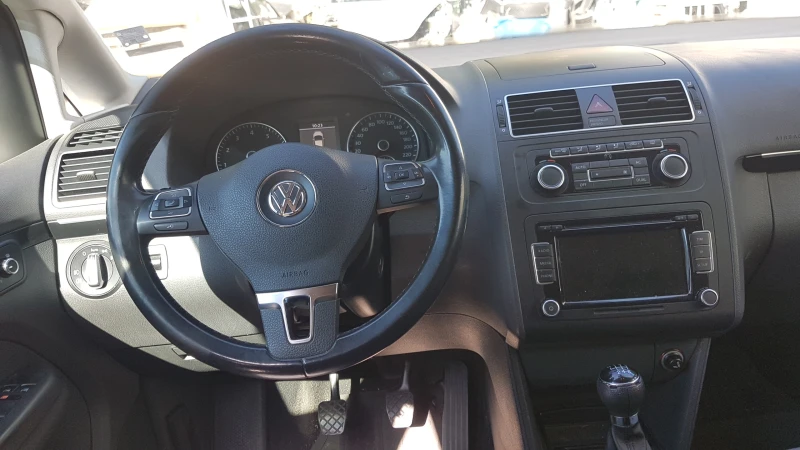 VW Touran 1.4TSI METAH, снимка 11 - Автомобили и джипове - 51574978