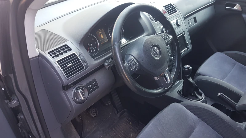 VW Touran 1.4TSI METAH, снимка 8 - Автомобили и джипове - 51574978