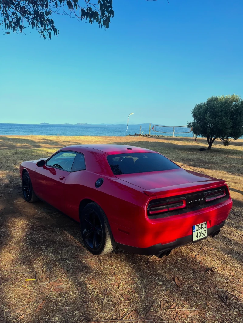 Dodge Challenger 3.6 SXT, снимка 3 - Автомобили и джипове - 51885417