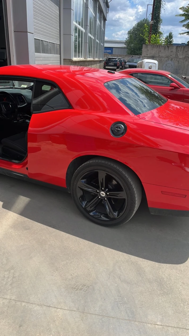 Dodge Challenger 3.6 SXT, снимка 7 - Автомобили и джипове - 51885417