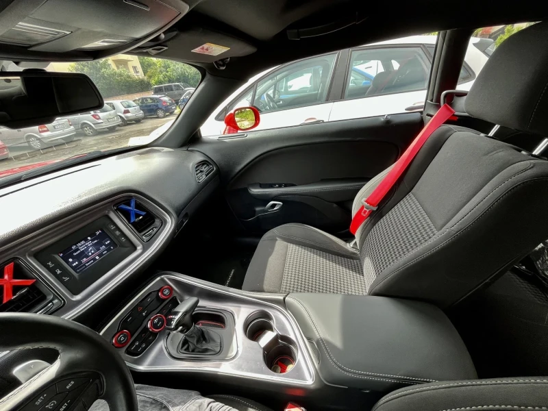 Dodge Challenger 3.6 SXT, снимка 15 - Автомобили и джипове - 51885417