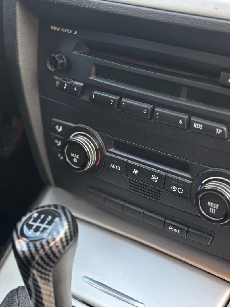 BMW 320 E91 / 2.0d / FACELIFT / M-TECH / START/STOP , снимка 12 - Автомобили и джипове - 52351685