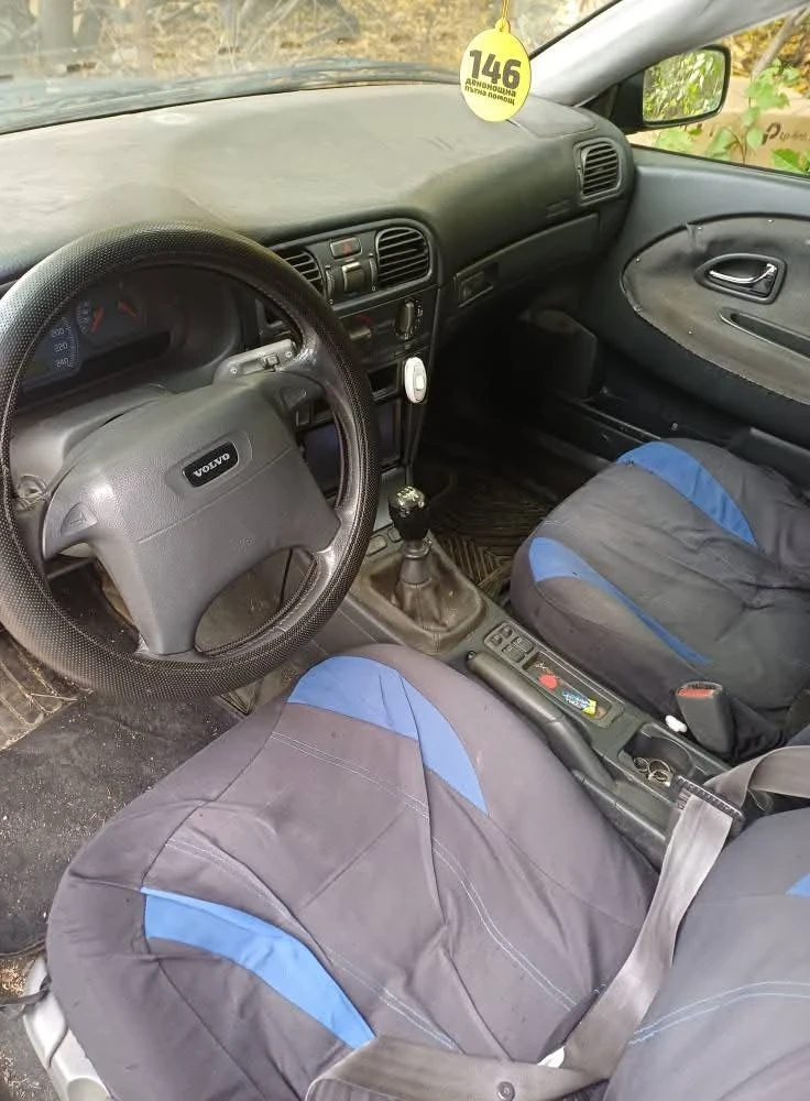 Volvo V40  - изображение 2