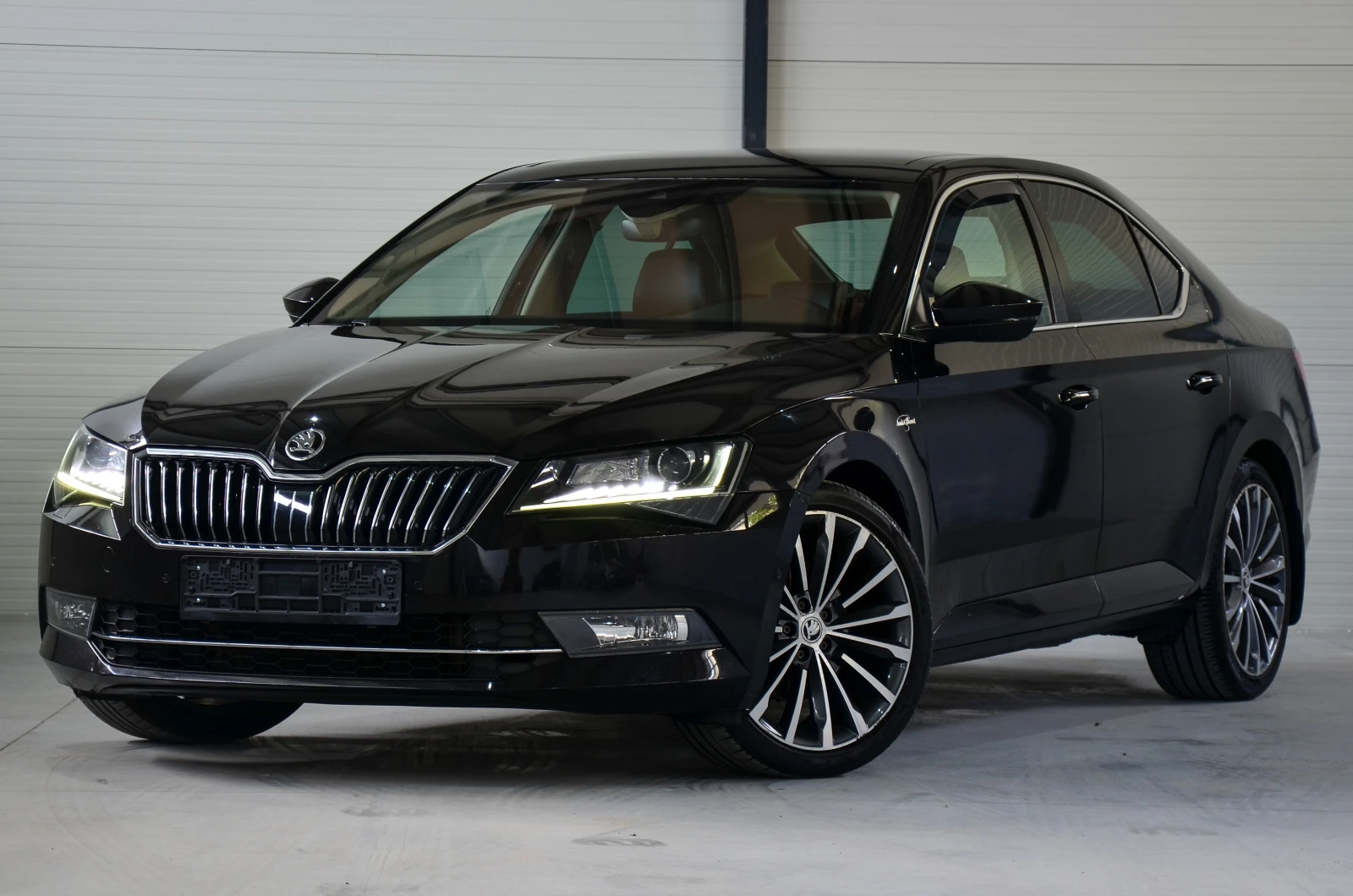Skoda Superb III 2.0 TDI L&K, снимка 1