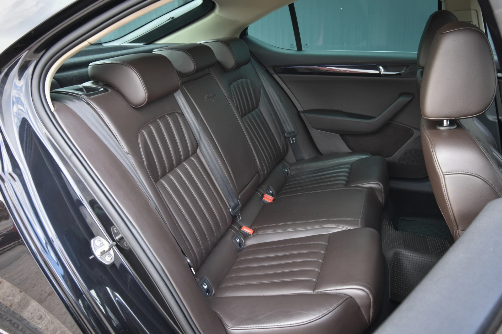 Skoda Superb III 2.0 TDI L&K - изображение 9
