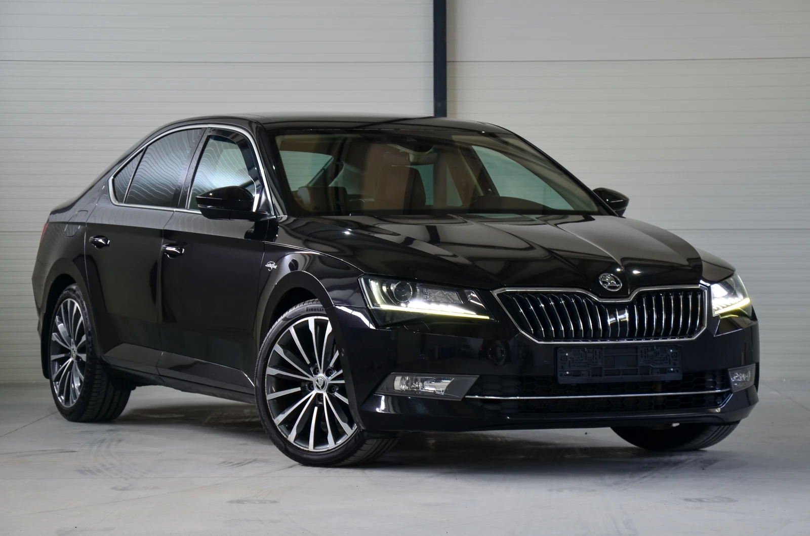 Skoda Superb III 2.0 TDI L&K - изображение 2