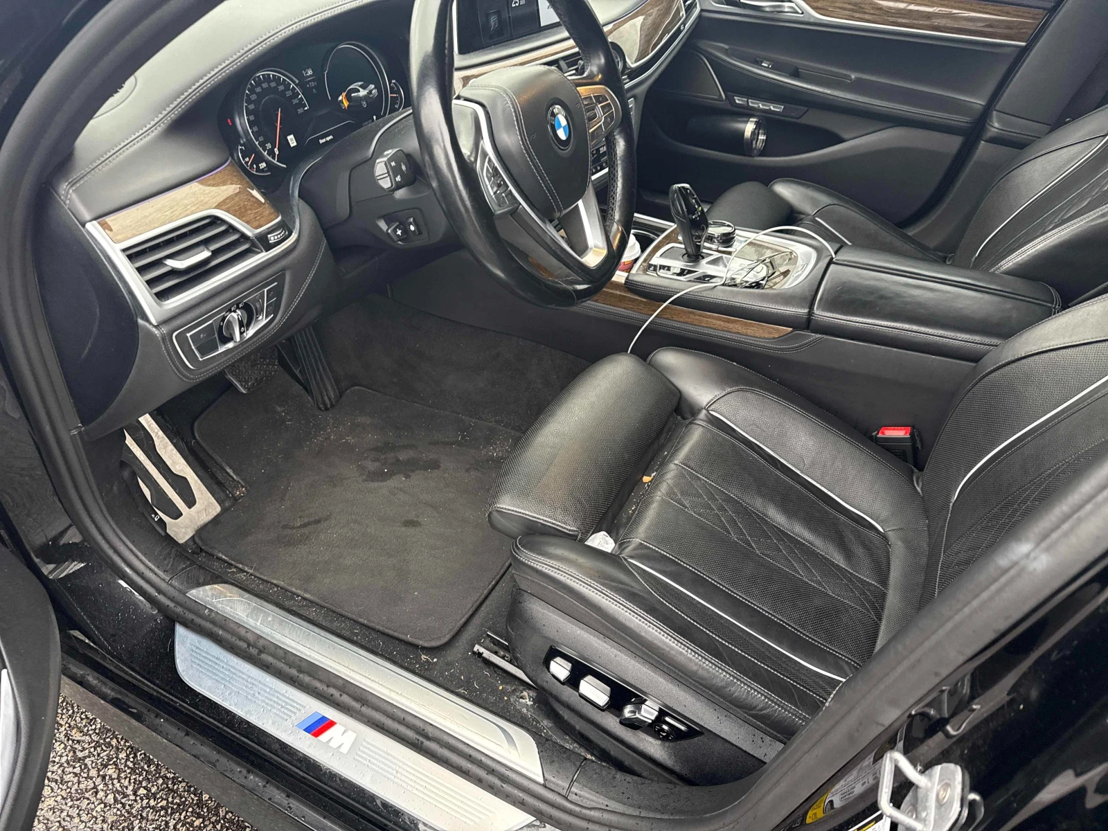 BMW 750 * CARFAX * БЕЗ ПЪРВОНАЧАЛНА ВНОСКА - изображение 6