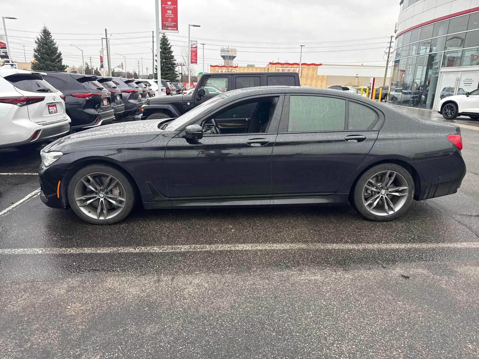 BMW 750 * CARFAX * БЕЗ ПЪРВОНАЧАЛНА ВНОСКА - изображение 4