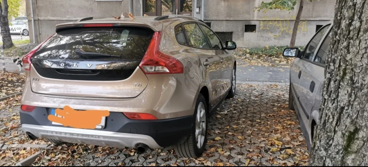 Volvo V40 Cross Country, снимка 3 - Автомобили и джипове - 54285669