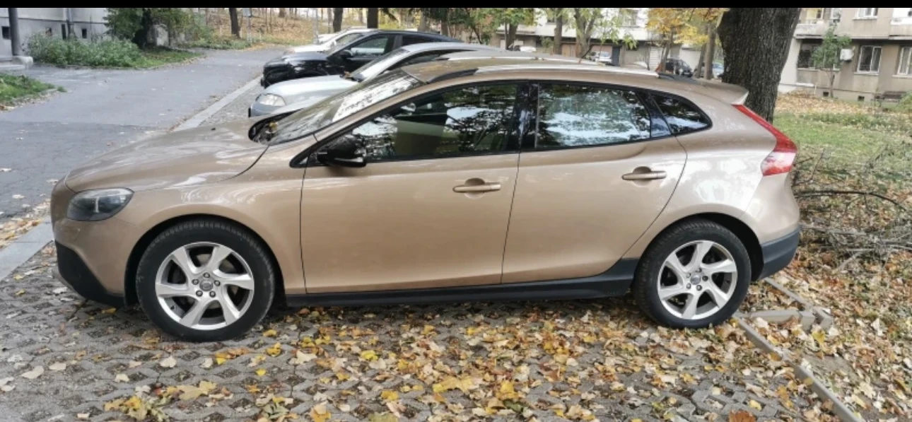 Volvo V40 Cross Country, снимка 5 - Автомобили и джипове - 54285669