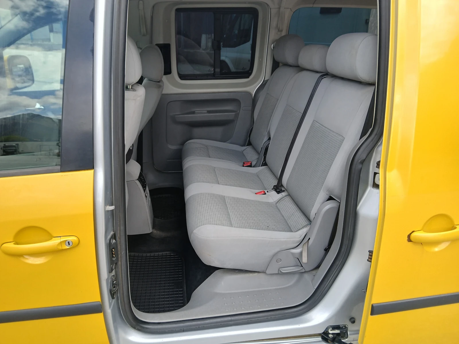 VW Caddy 1.9, снимка 10 - Автомобили и джипове - 54390544