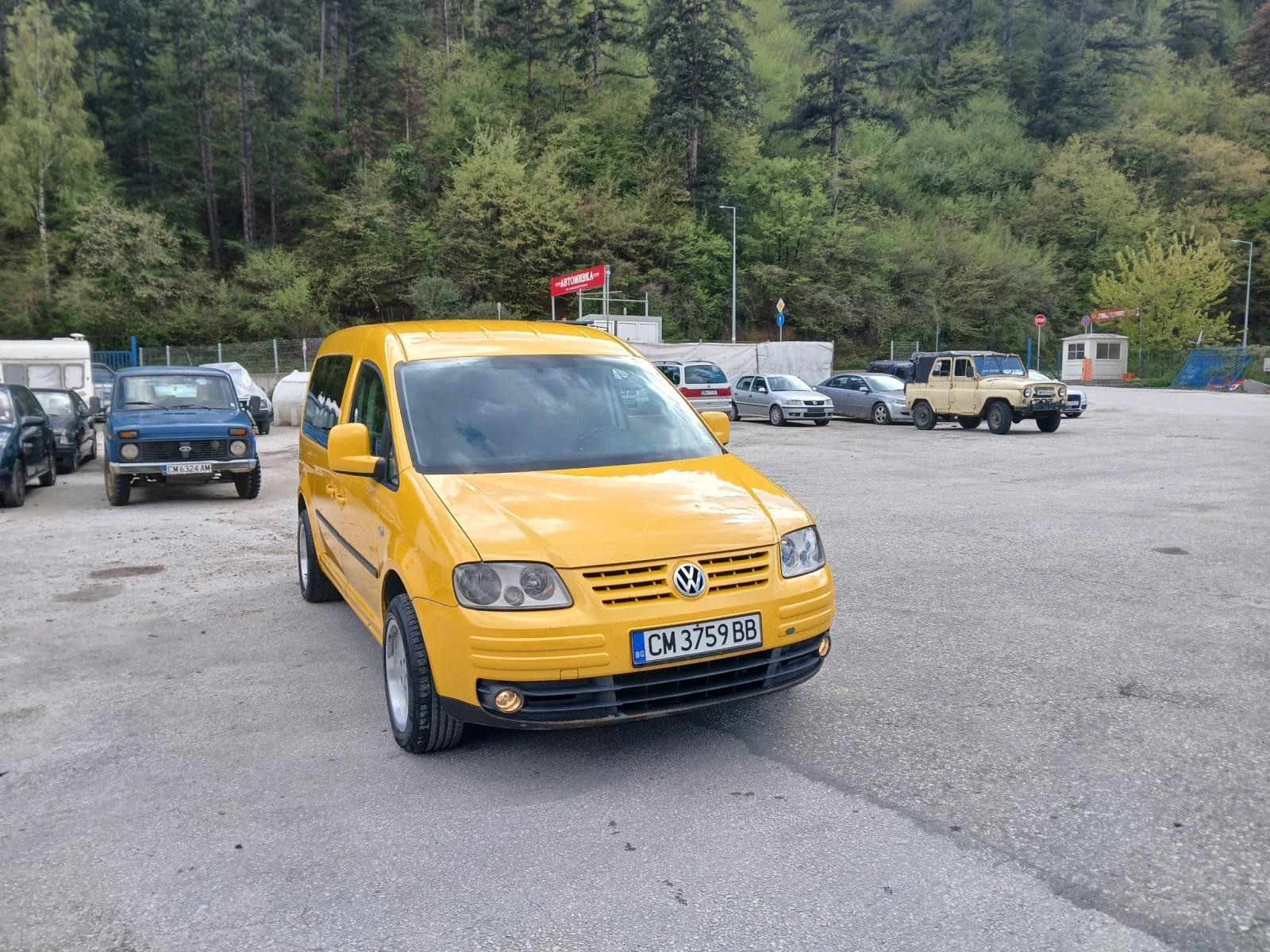 VW Caddy 1.9, снимка 4 - Автомобили и джипове - 54390544