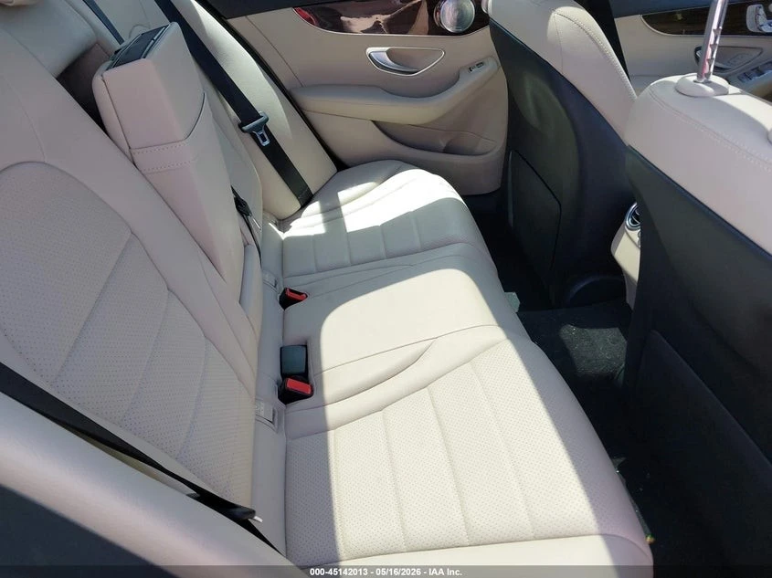 Mercedes-Benz C 300 КОЖА* ПОДГРЕВ* NAVI* ВИДЕО НА МОТОРА, снимка 8 - Автомобили и джипове - 54942308