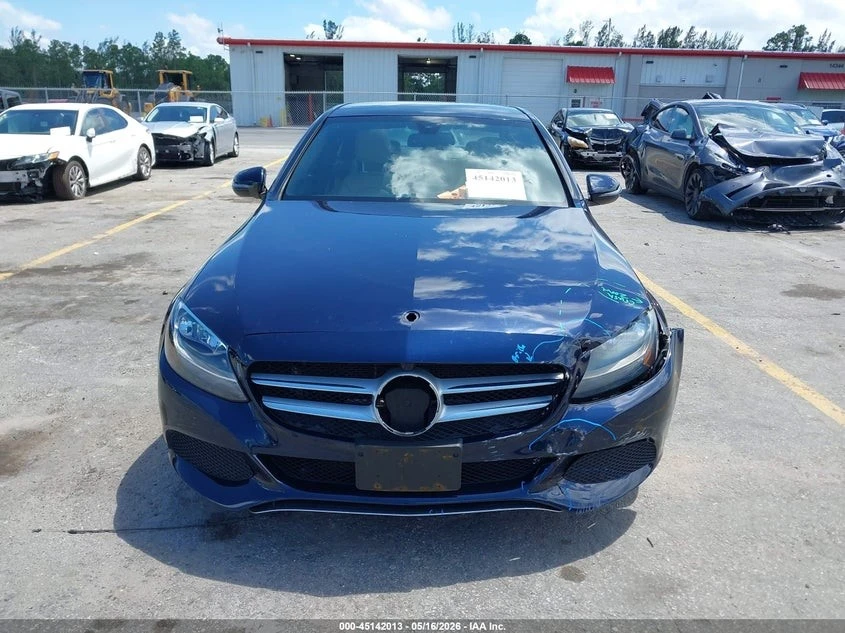 Mercedes-Benz C 300 КОЖА* ПОДГРЕВ* NAVI* ВИДЕО НА МОТОРА, снимка 12 - Автомобили и джипове - 54942308
