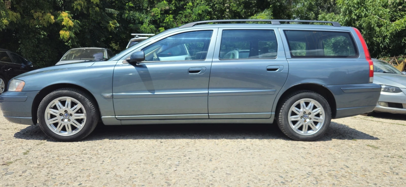 Volvo V70, снимка 4 - Автомобили и джипове - 55345945
