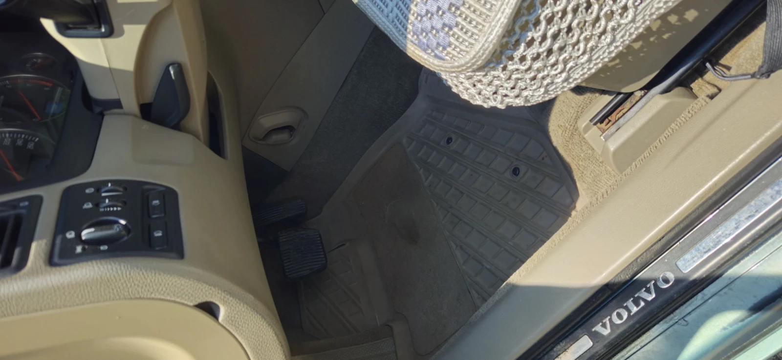 Volvo V70, снимка 8 - Автомобили и джипове - 55345945