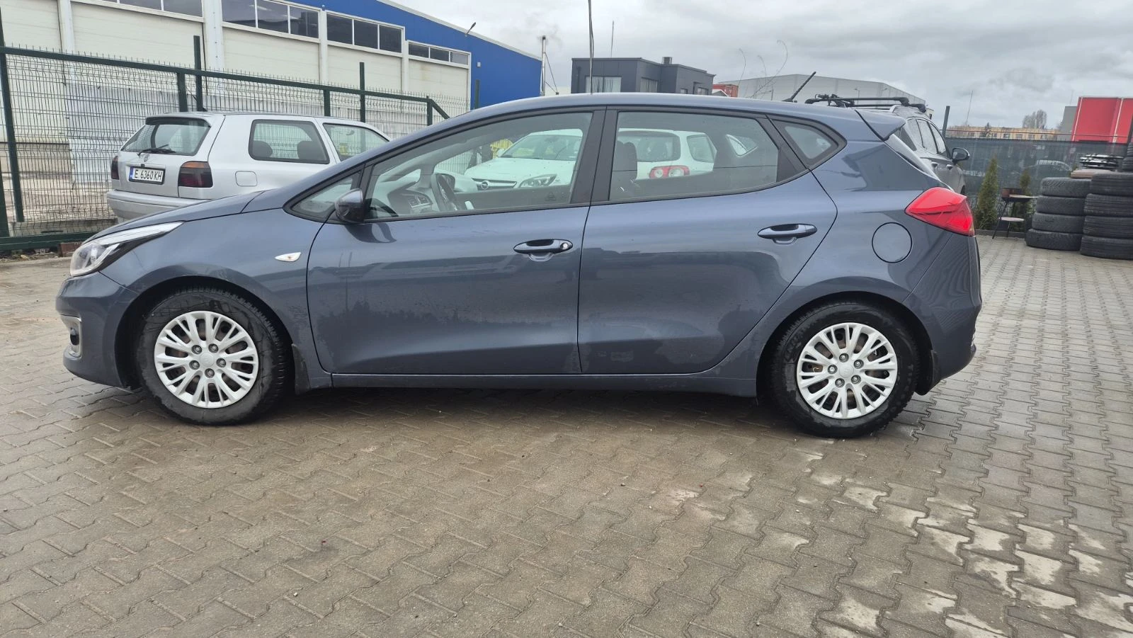 Kia Ceed 1.6 CRDi, снимка 2 - Автомобили и джипове - 55385986