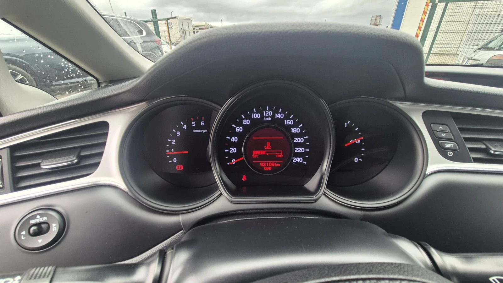 Kia Ceed 1.6 CRDi, снимка 10 - Автомобили и джипове - 55385986