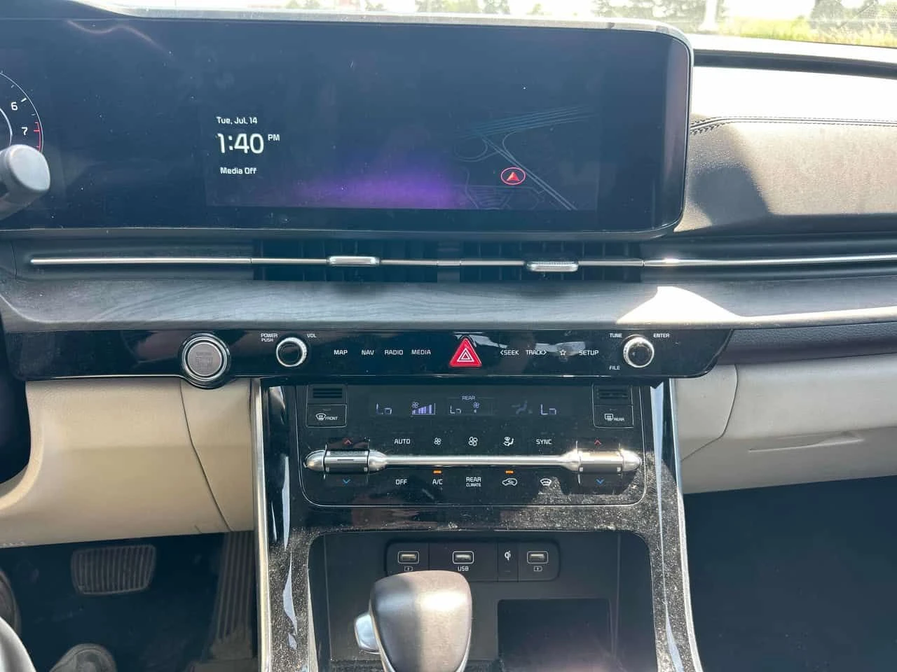 Kia Carnival PANO| ПОДГРЕВИ| LANE ASSIST| 7 МЕСТА| , снимка 9 - Автомобили и джипове - 55558911