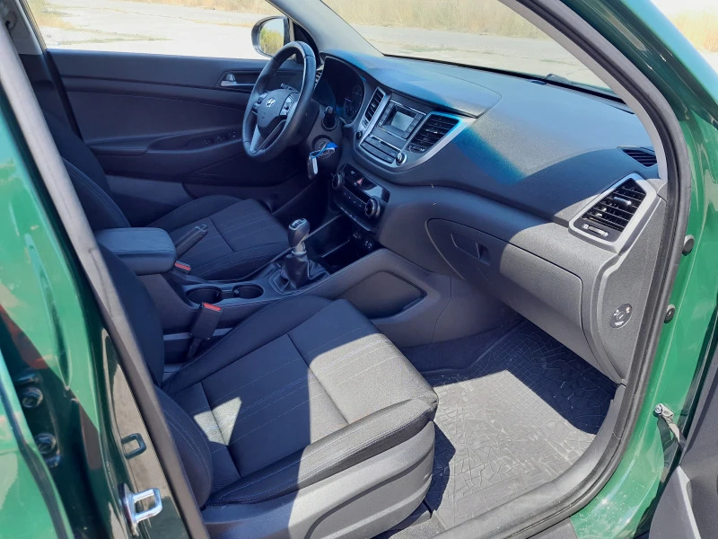 Hyundai Tucson 2.0CRDI, снимка 13 - Автомобили и джипове - 48485132