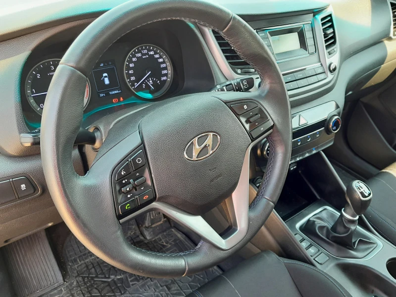 Hyundai Tucson 2.0CRDI, снимка 16 - Автомобили и джипове - 48485132