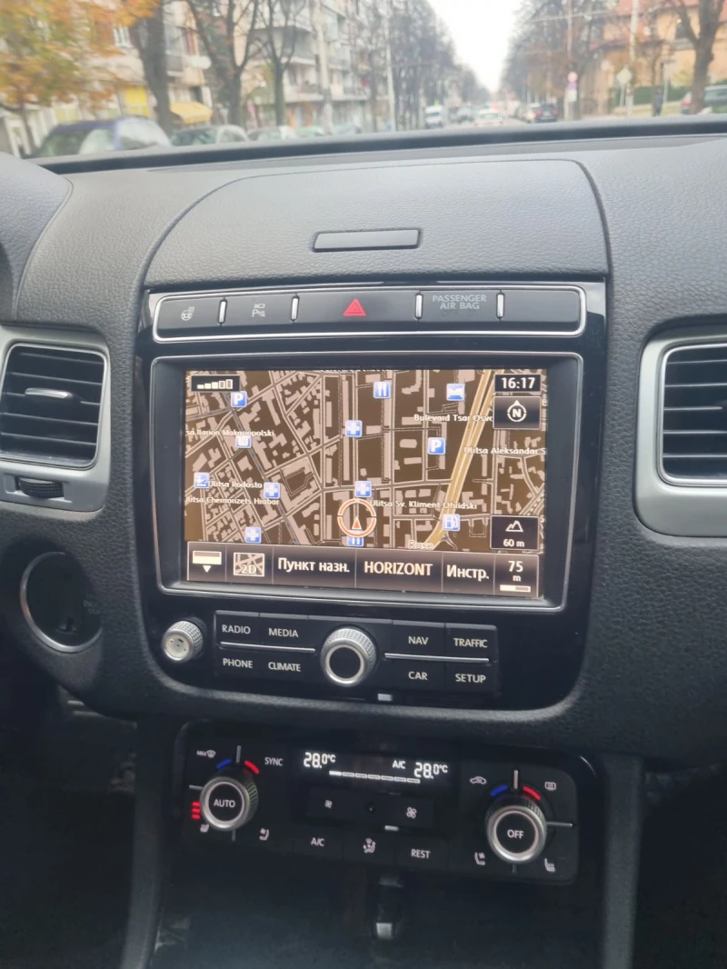 VW Touareg R Line, Пано, обдухване, снимка 12 - Автомобили и джипове - 52567985