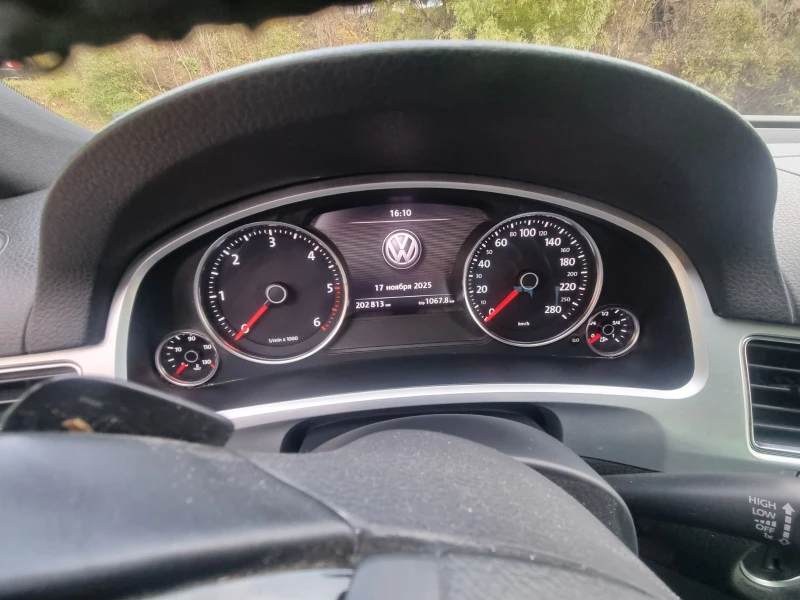 VW Touareg R Line, Пано, обдухване, снимка 8 - Автомобили и джипове - 52567985