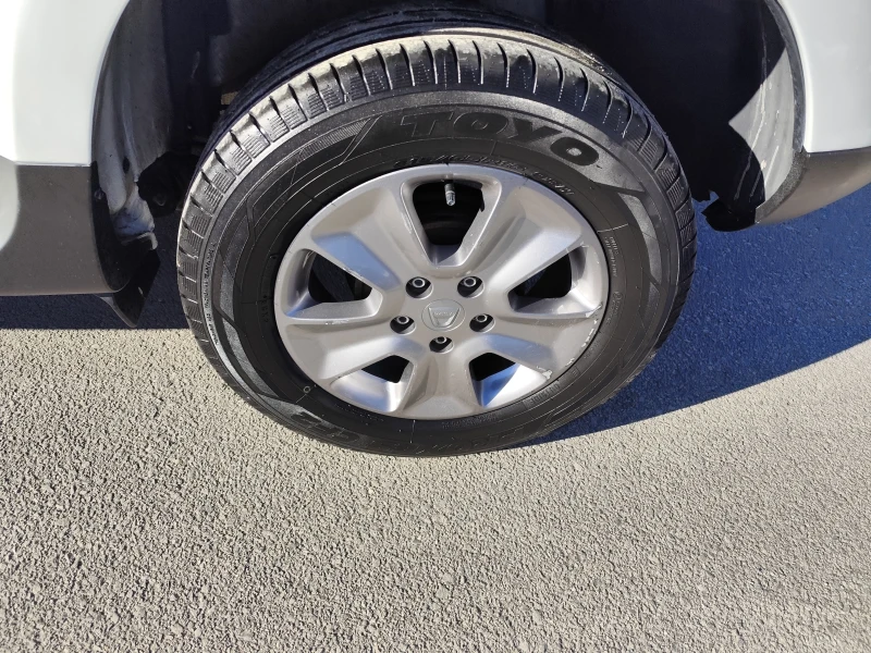 Dacia Duster 1.5DCi* EURO5B* KLIMA* 100%KILOMETRI, снимка 14 - Автомобили и джипове - 52928365