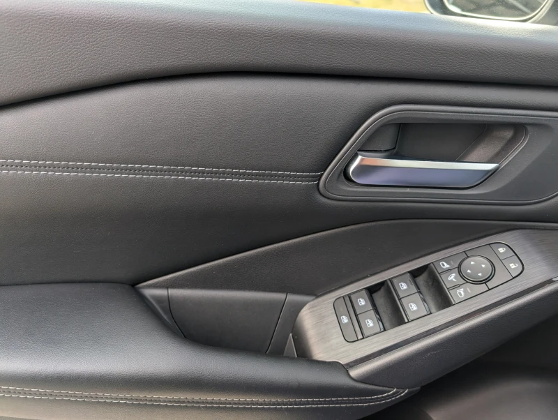 Nissan Qashqai J12, снимка 8 - Автомобили и джипове - 53250342