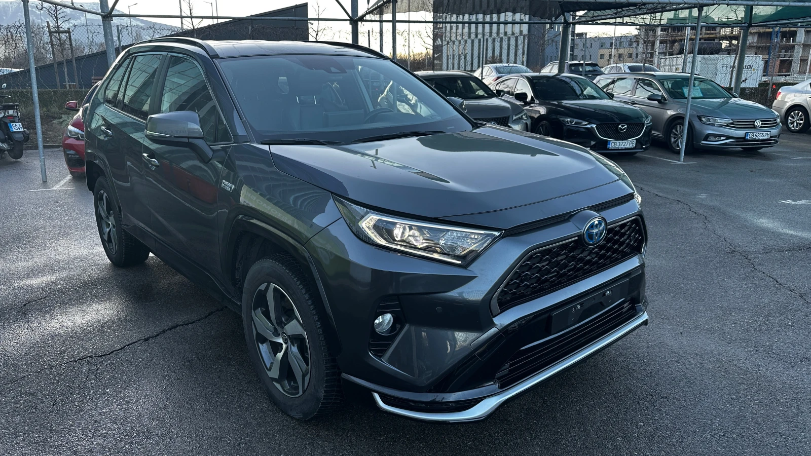 Toyota Rav4 2.5 Plug-In Hybrid 4x4 - изображение 2