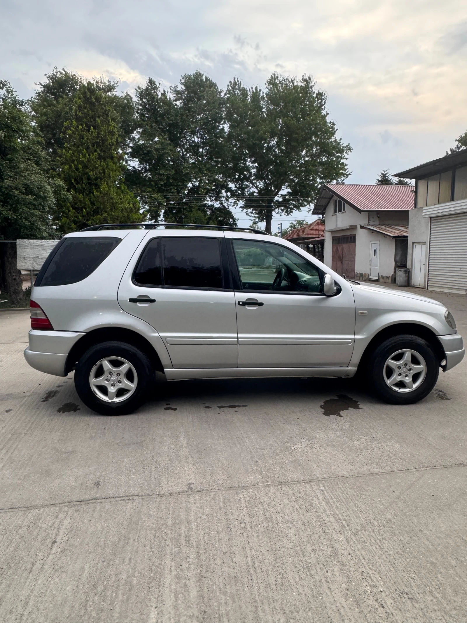 Mercedes-Benz ML 270 2.7CDI РЪЧКА - изображение 8